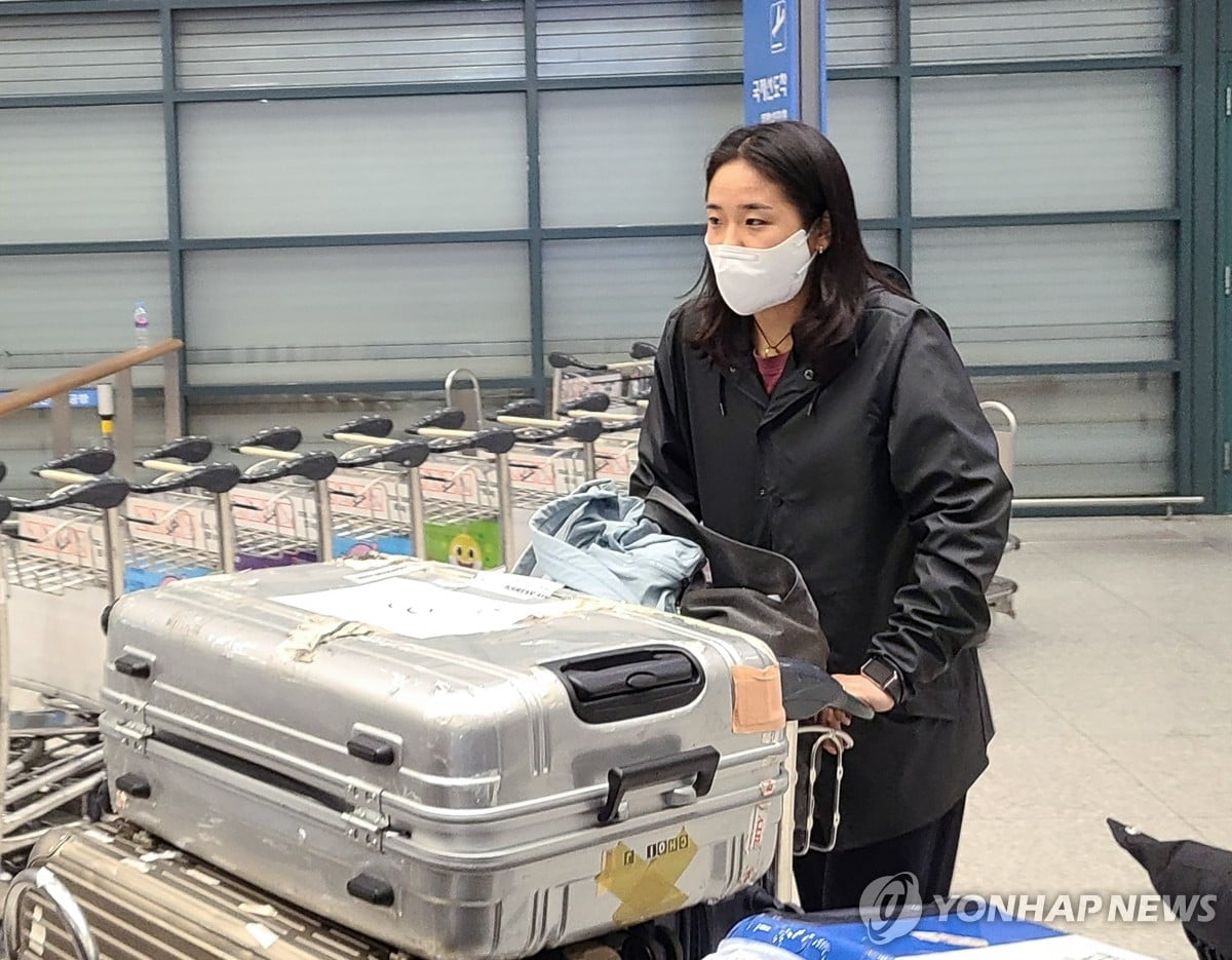 费伦茨瓦罗斯vs热刺半场：热刺控球率63%，射门5-9，射正1-4