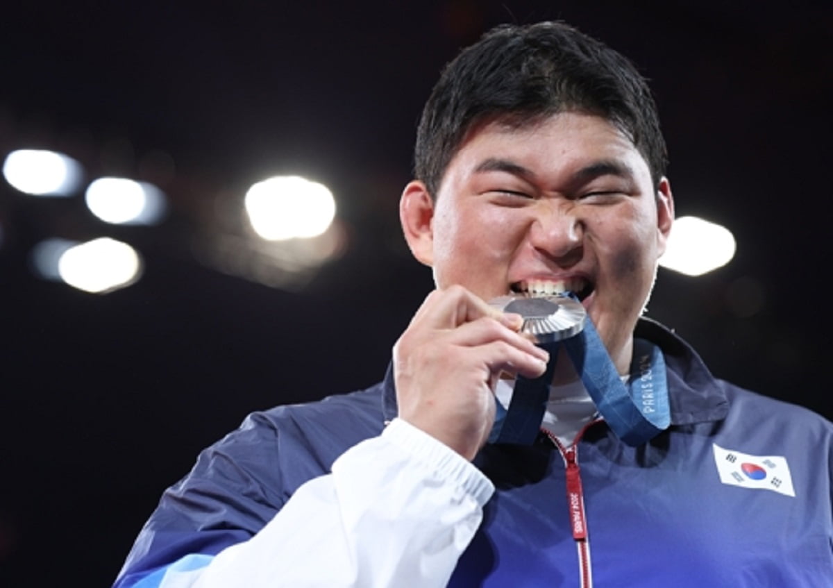 马刺宣布波波维奇轻微中风，预计能够完全康复