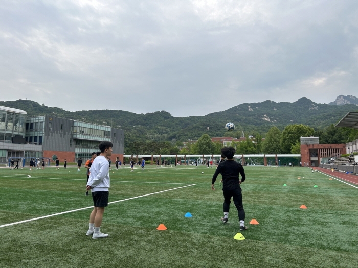 砍瓜切菜！吉伦沃特半场11中8独砍26分
