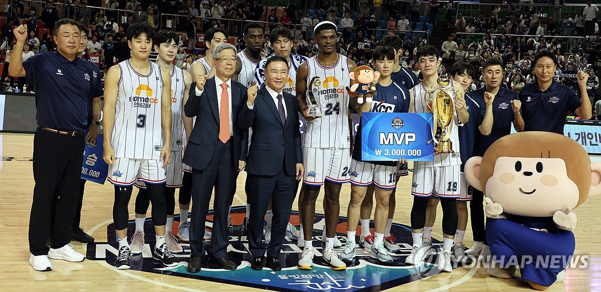 连续错位！任骏飞率队轰出一波15-6创2位数领先优势