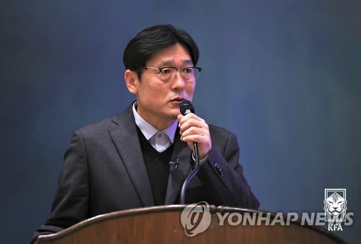 曼联近6轮英超拿到11分为同期第三多，仅丢5球为同期最少