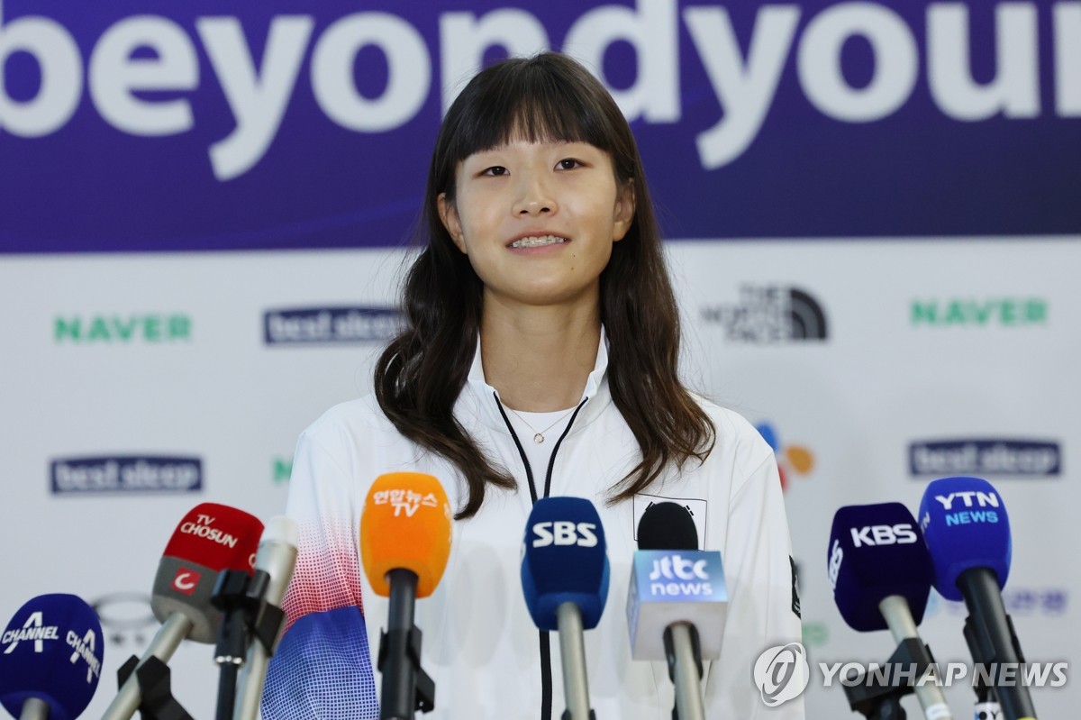 莱切vs卡利亚里全场数据：射门数17-21，射正数4-2
