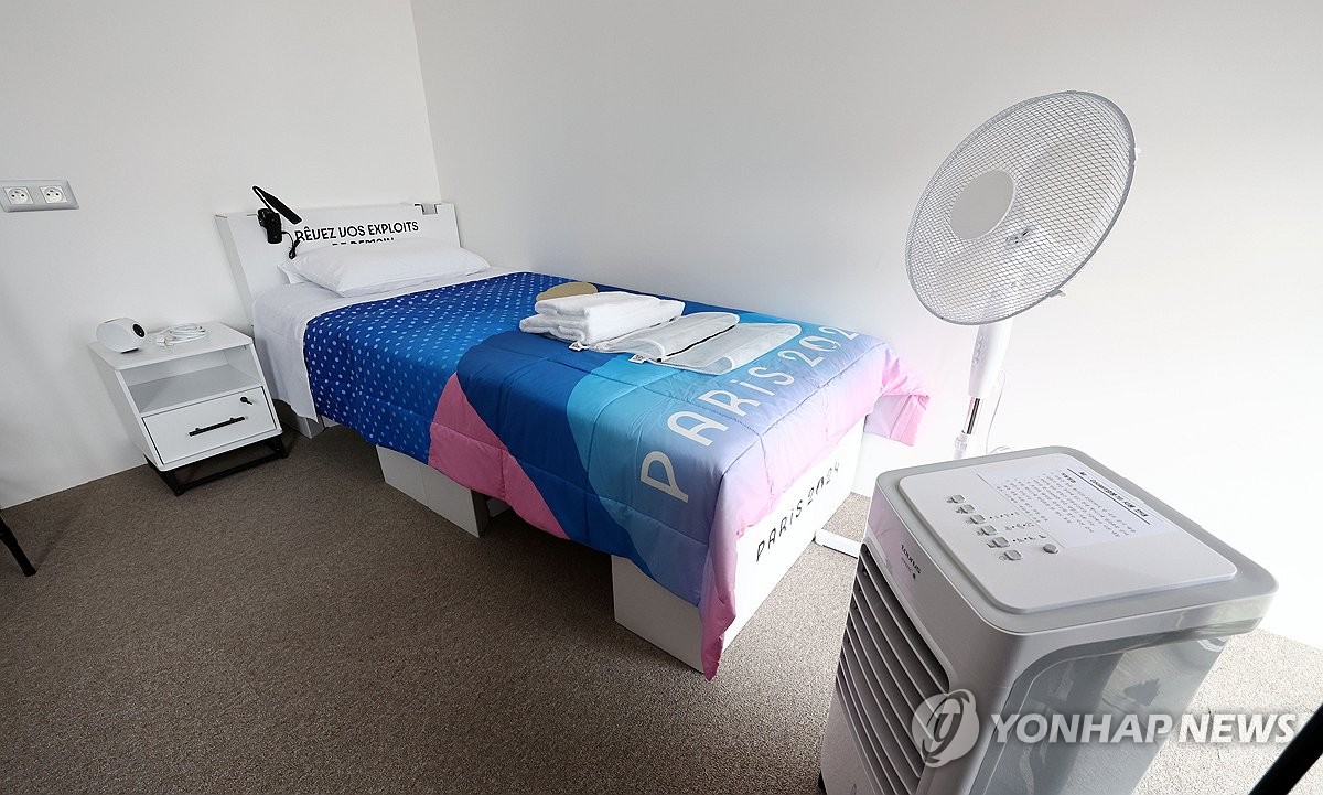 【观察】86%曼联球迷呼吁换帅，俱乐部为啥还沉得住气？
