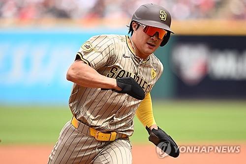每体：遭绝杀后巴萨更衣室内精神低迷，弗里克都无法提振士气